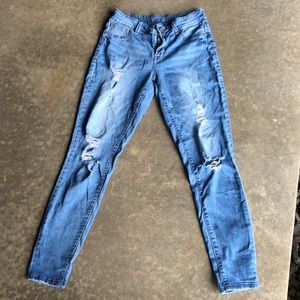 Ripped mom jeans. Maurices Size:M